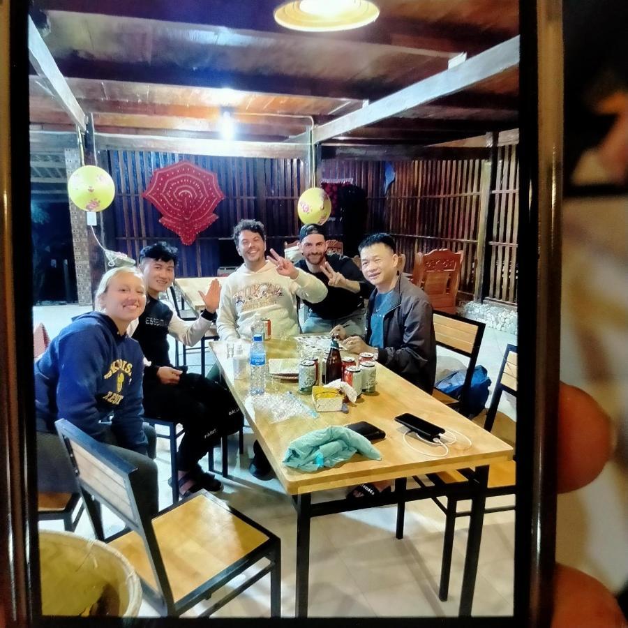 Du Gia Homestay Friendly Làng Cac Zewnętrze zdjęcie