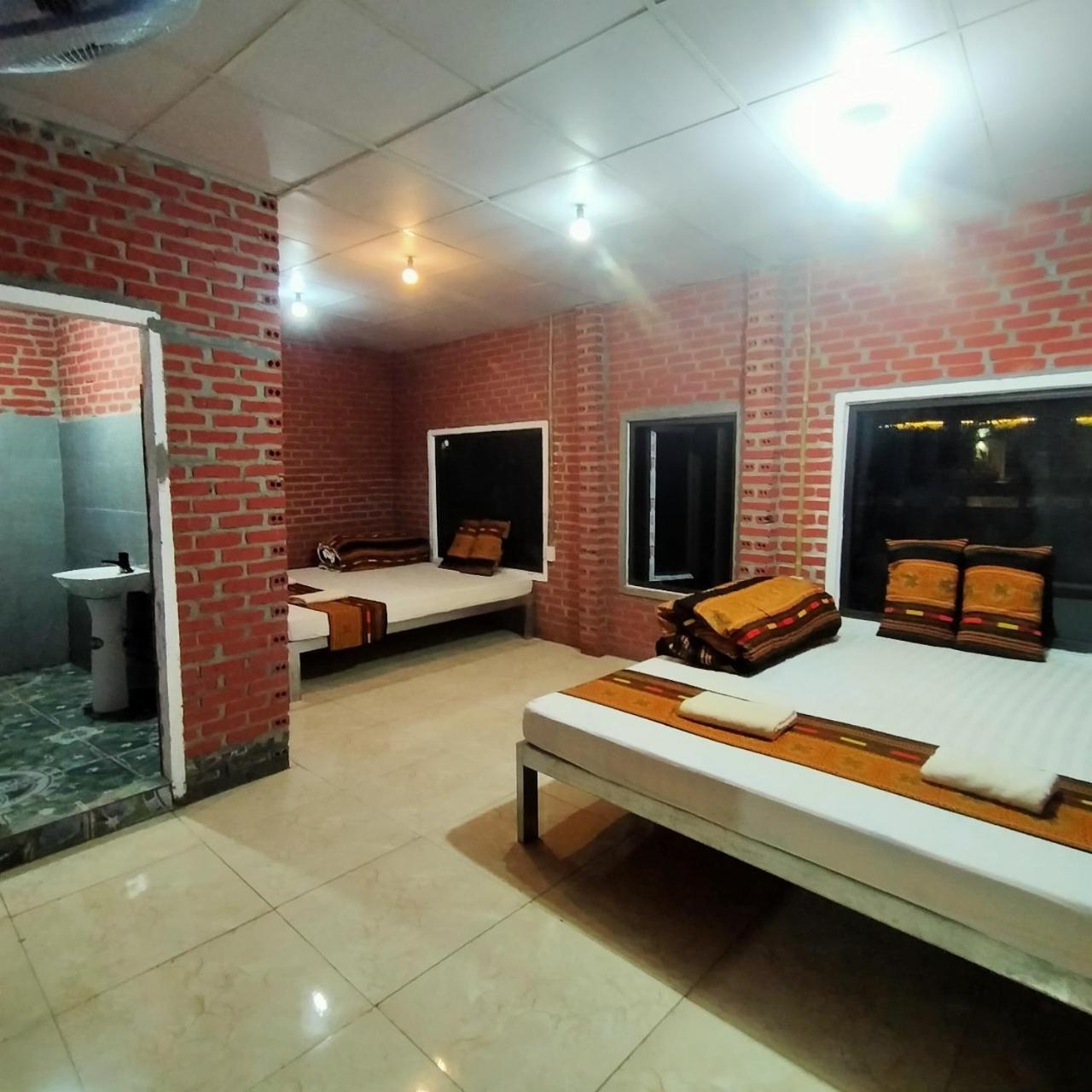 Du Gia Homestay Friendly Làng Cac Zewnętrze zdjęcie